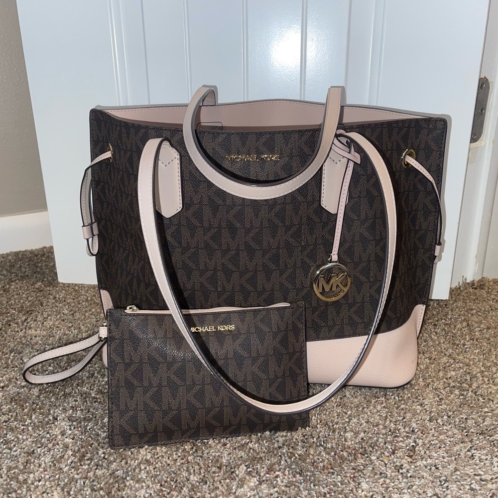 Michael Kors Purse and Wristlet